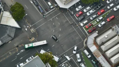 ¿Quién tiene la culpa en un accidente en una intersección?